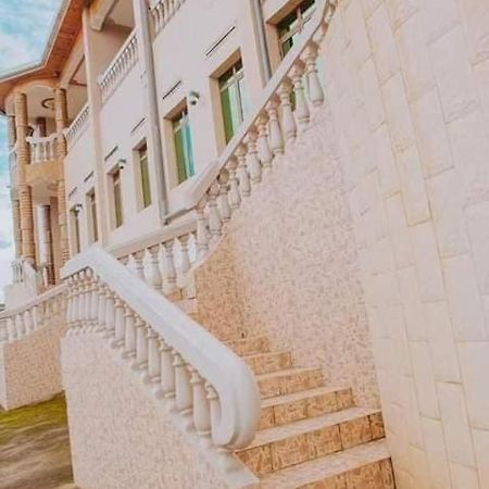 Tony'S Place Гисеньи Экстерьер фото